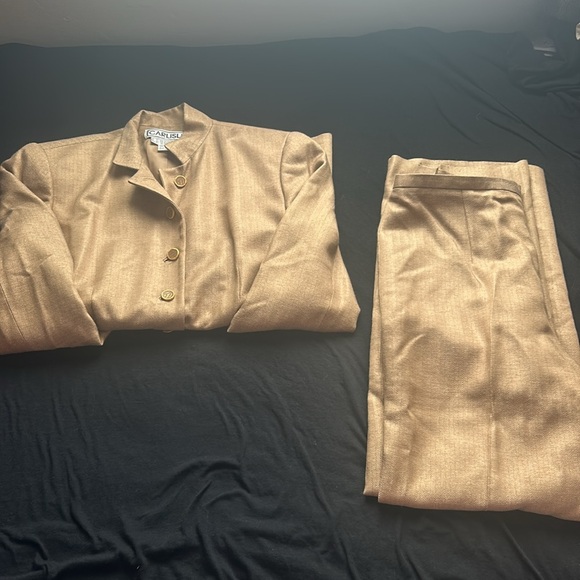 Carlisle luxury golden suit set, size 10. super cute and no stains or tears. - Picture 5 of 5